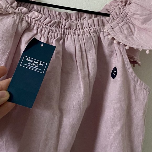 Abercrombie & Fitch off the shoulder top - NWT XS - Picture 2 of 2